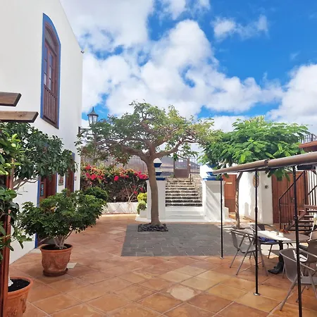 Gospodarstwo wiejskie La Casona De I Emblematico Yaiza (Lanzarote)